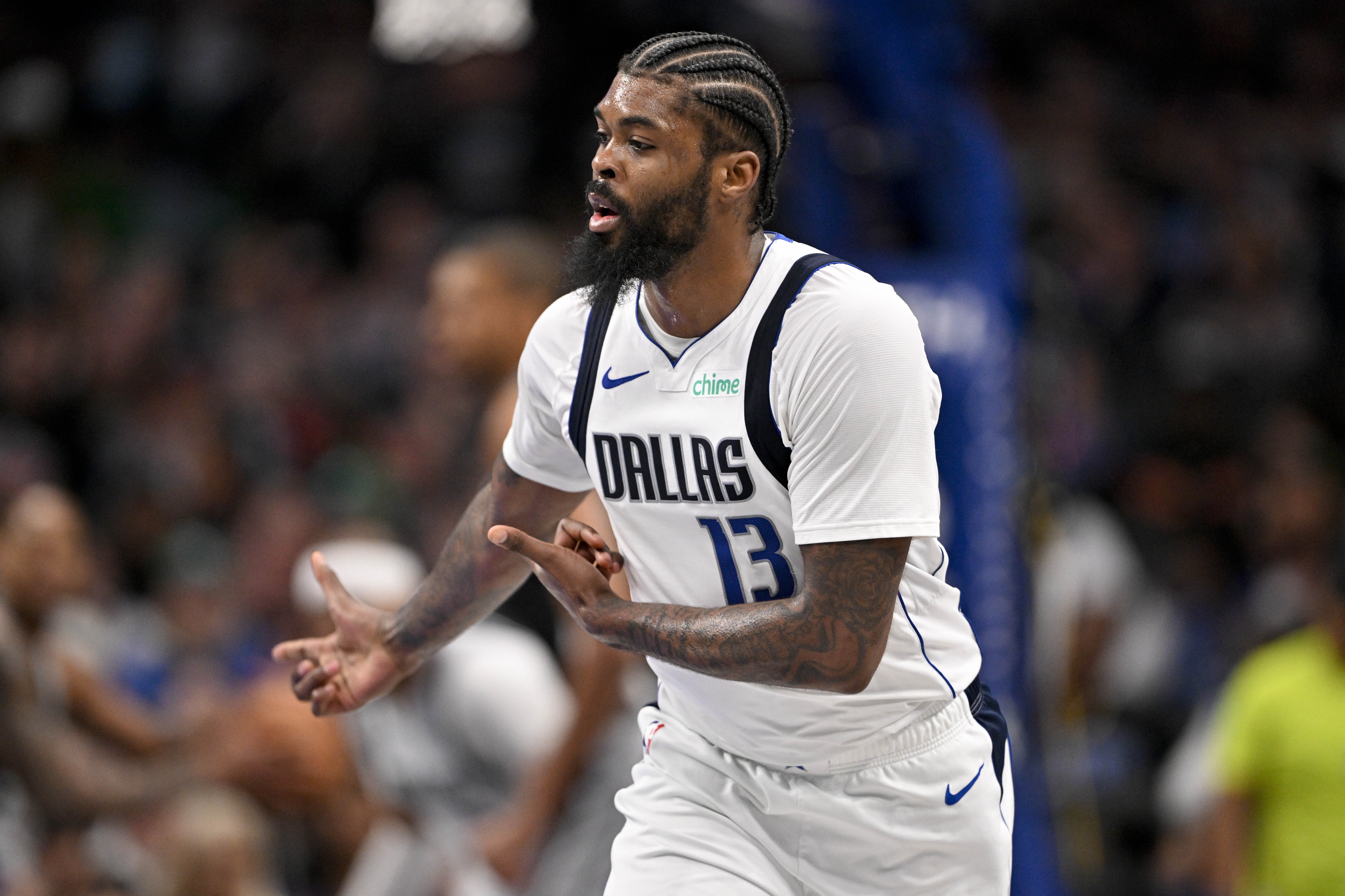 乐鱼体育官方-获胜功臣！马绍尔首发32分钟 12中8&amp;8罚全中砍下25分5板7助